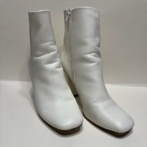 Madden Girl Chic White Ankle Boots size 8.5